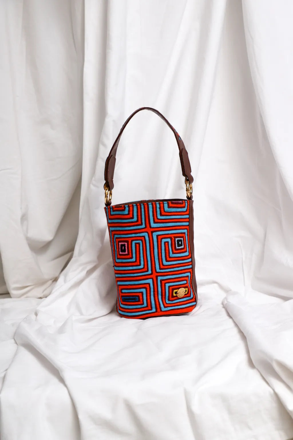 DULE BUCKET #005